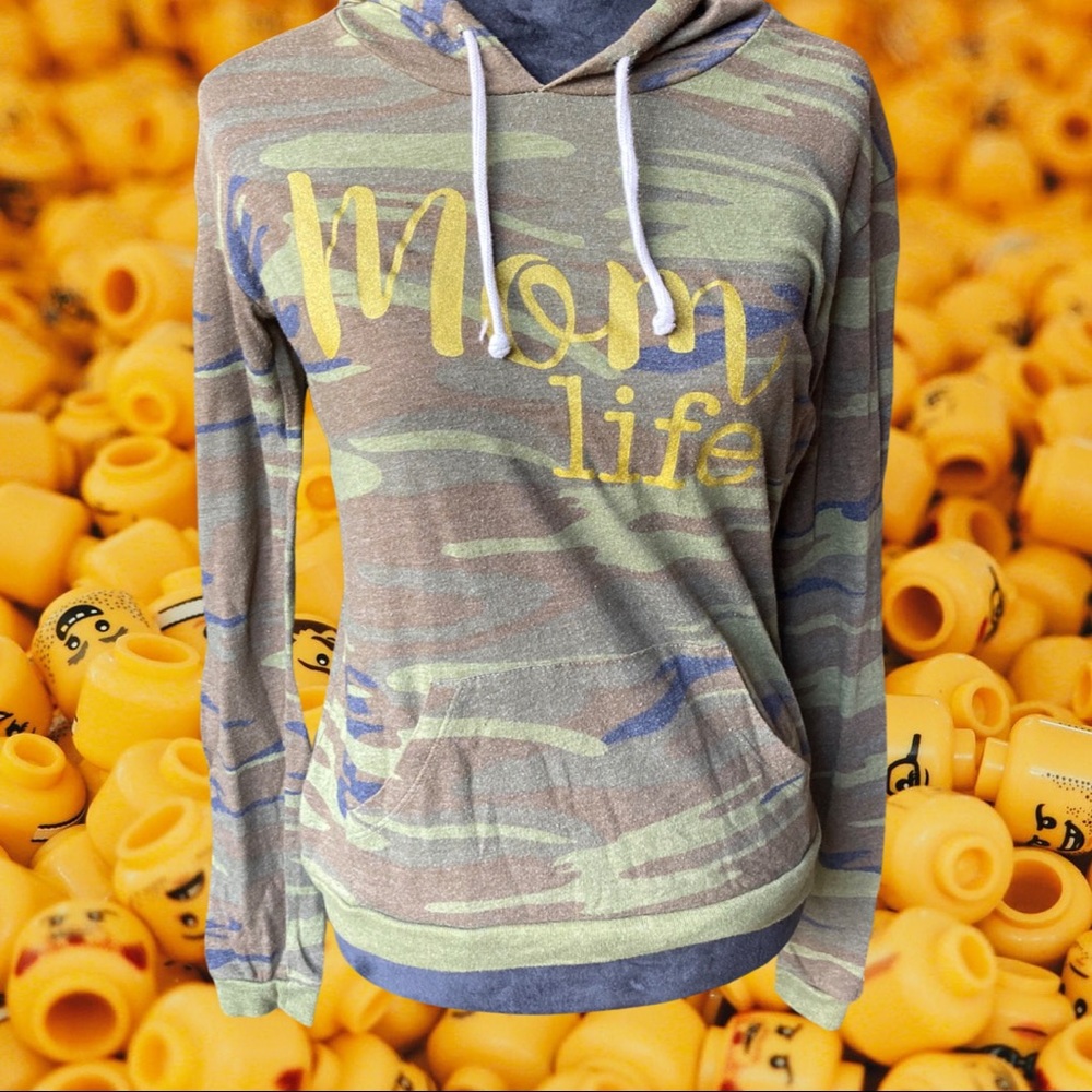 Mom Life! Medium Camo super lightweight shirt with hood!